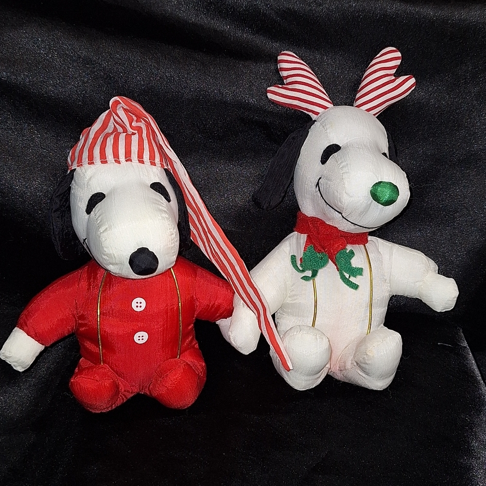 Two Vintage Snoopy Plush Christmas Toys~ Figurines~Peanuts~Dolls~Holiday